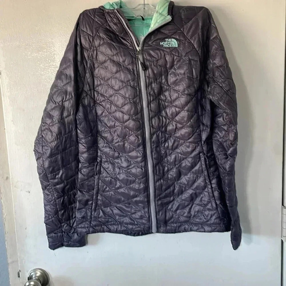 The North face Thermaball light quilted jacket - Picture 2 of 9